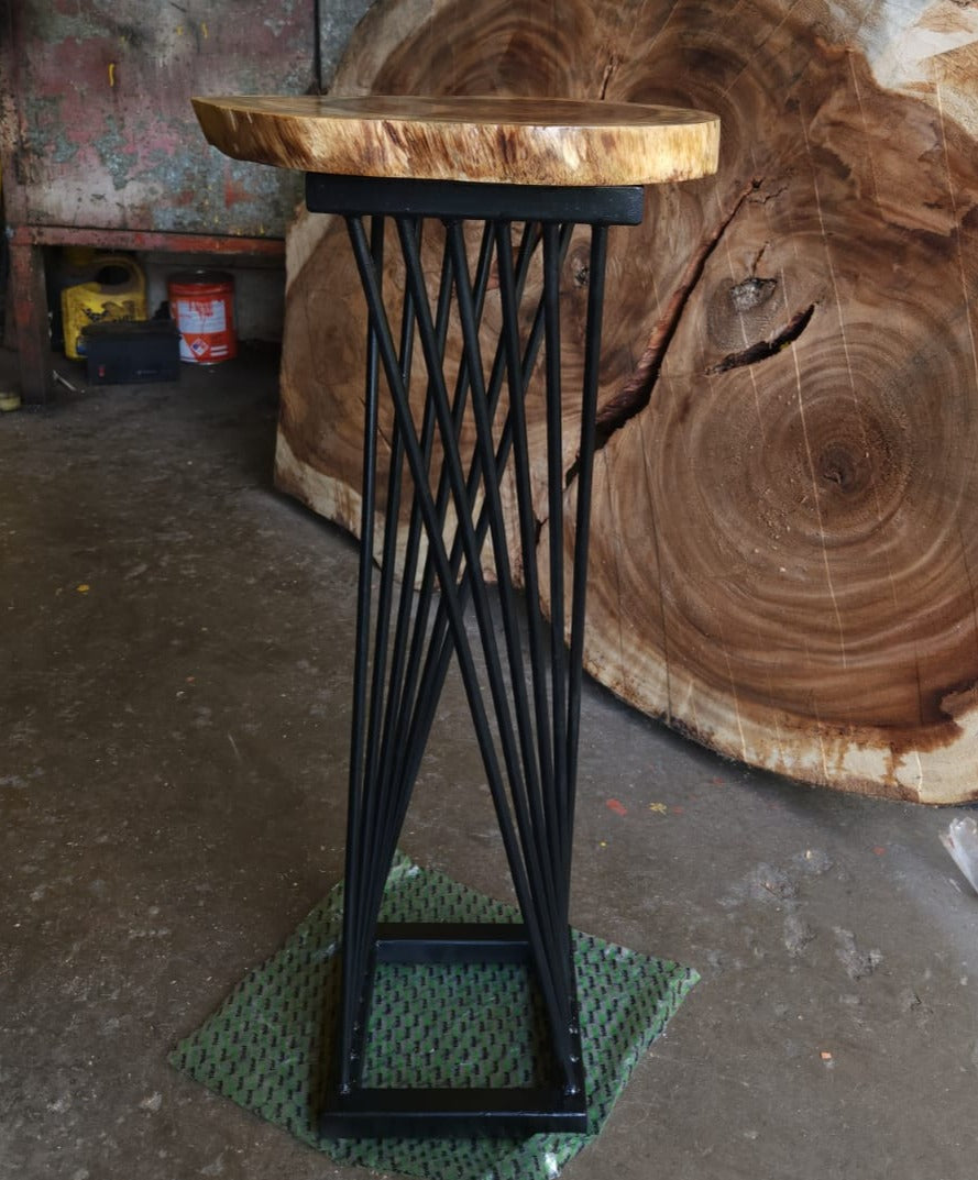 Pedestal Metal y Madera de Parota